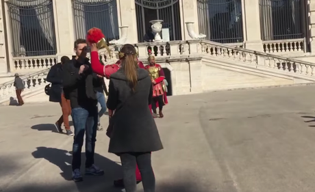 Alla faccia delle ordinanze di Tronca. E i centurioni conquistano Villa Borghese