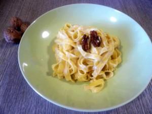 Tagliatelle al pesto di noci senza glutine