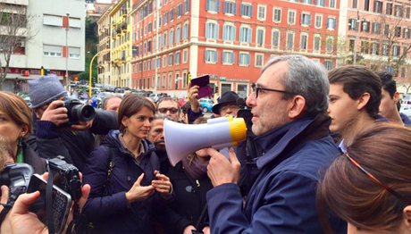 Come nulla fosse successo a Roma. La strana campagna elettorale di Roberto Giachetti