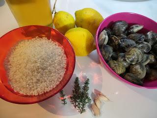 Risotto alle vongole con salsa al limone