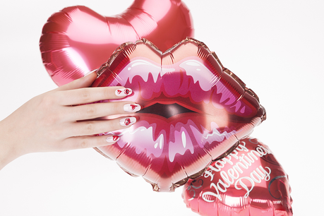Happy Valentine con la nail art Estrosa!