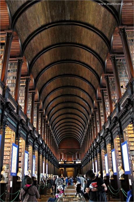 Il Trinity College e il profumo dei libri.