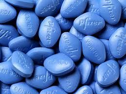 Viagra: la pillola blu va forte nelle farmacie italiane