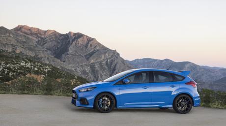 Ford_FocusRS_laterale