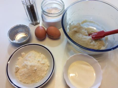 SFORMATINI DI TOPINANBUR IN SALSA DI PARMIGIANO CON GRISSINI DI SFOGLIA