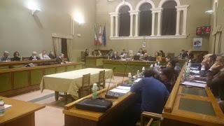 VIGEVANO (pv). Il nodo del taglio degli asili nido provoca dibattito acceso al consiglio di ieri sera.