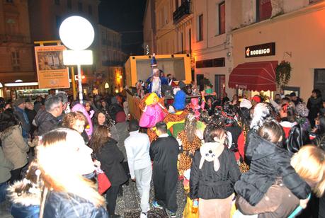 Frittelle, fave, giochi e danze per il Carnevale sassarese