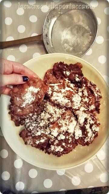 Frittelle di mele al ginepro /  Apple fritters with juniper
