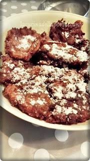 Frittelle di mele al ginepro / Apple fritters with juniper Frittelle di mele al ginepro / Apple fritters with juniper