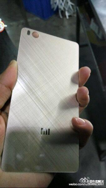 Lo Xiaomi Mi5 mostra la sua back cover e non solo