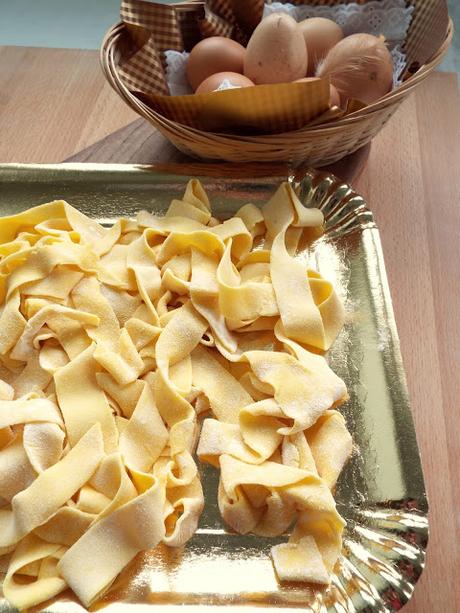 Pasta fresca fatta in casa: pappardelle rustiche