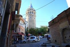 Il Bosforo, le bombe e il canto di Istanbul