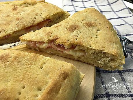 focaccia cotto e formaggio