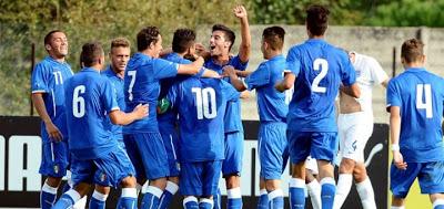 Lega Pro & Sociale: l'Under 17 consegna maglia e pallone alla Fondazione Bacciotti