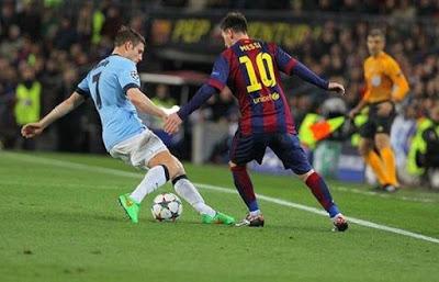 (VIDEO)Last night, Lionel Messi scored his 500th career goal - this is his very first for Barcelona