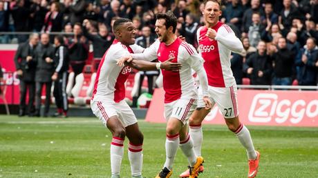 Eredivisie: l’Ajax vince il Klassieker e tiene testa al PSV, vincente con l’Utrecht