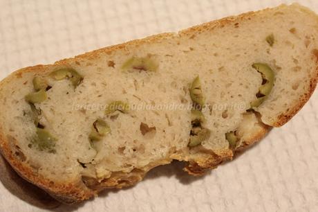 Pan ciabatta rustica alle olive verdi