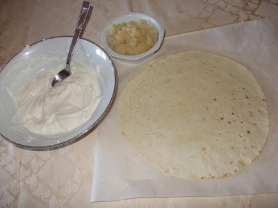 Piadina con crema di ricotta e pere