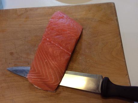 TORTINO DI SALMONE CON GAMBERI SPINACI E PINOLI