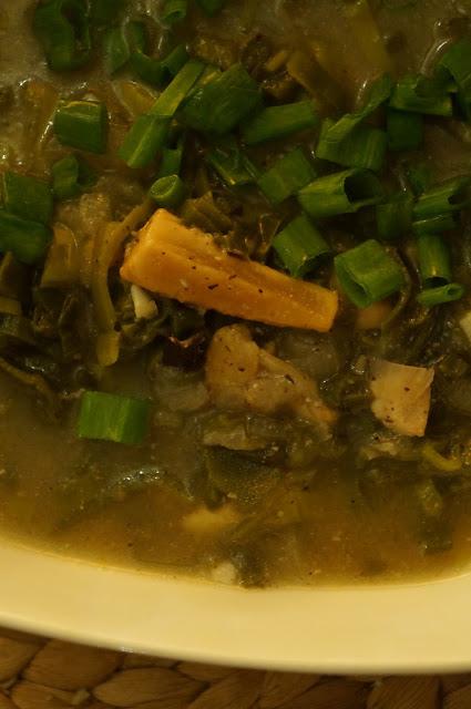 Zuppa di Sfiletti di Verde di Porro alla Cipolla e Cipollotti con Trippa di Grana Padano