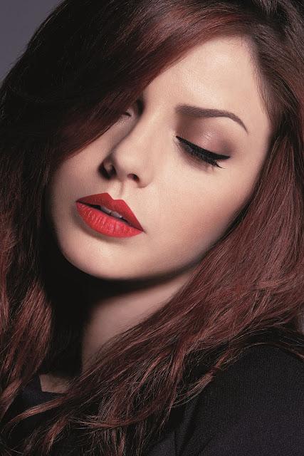 AVON PRESENTA IL NUOVISSIMO ROSSETTO PERFECTLY MATTE