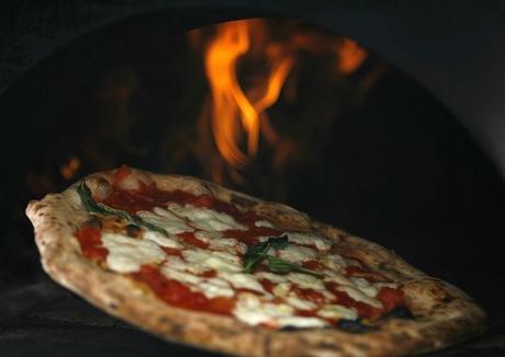 La migliore pizza d’Italia secondo Yelp? Si mangia in due pizzerie napoletane