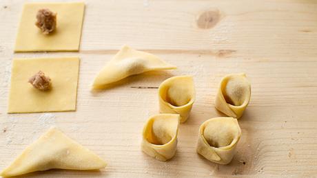 IL TORTELLINO…in brodo secondo la ricetta originale