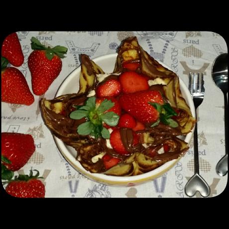 Menù per San Valentino: pollo al bambù e funghi e crepes con fragole, nutella e gelato.