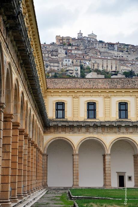 Chiostro grande della Certosa di Padula Certosa di Padula