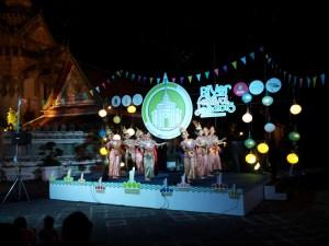 Danze tradizionali al Bangkok river festival (foto di Patrick Colgan, 2015)