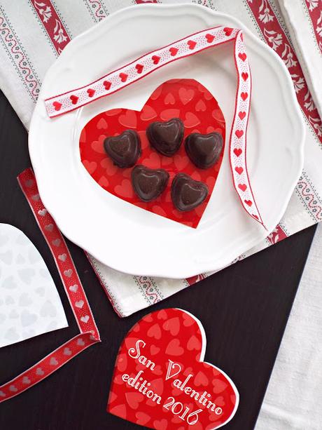 Homemade with love: Cioccolatini fondenti con cuore bianco