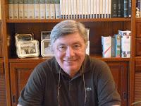 CAVA MANARA (pv). Uno spettacolo sospeso tra parole e musica, venerdì al Teatro Rossi.