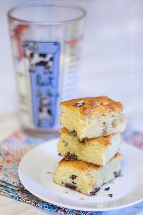 Blondies pinoli, noci e uvetta