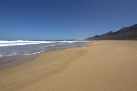 Fuerteventura, come viaggiare spendendo poco. Spiaggia di Cofete. Cucina tradizionale Canaria