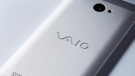 VAIO Phone Biz: SoC Snapdragon 617 e scocca in metallo - Anteprima