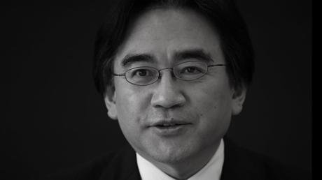 Satoru Iwata premiato con il Lifetime Achievement Award durante i D.I.C.E. Awards