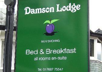 Piccola guida alla Milano romantica, tra passeggiate, gelato al cioccolato e suite a tema