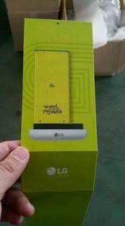 Ecco la foto della batteria estraibile di LG G5 tramite Magic Slot