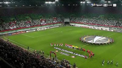 (VIDEO)Augsburg fans full stadium choreography vs Liverpool - Uefa Europa League
