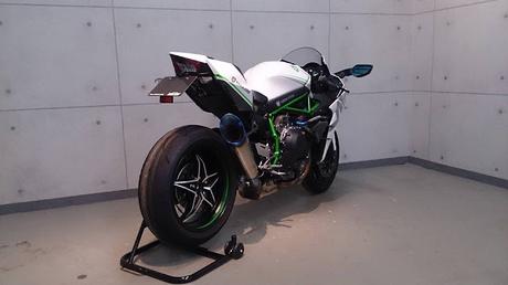 Kawasaki Ninja H2 by Trickstar