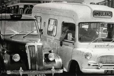22- febbraio ..Londra i primi taxi a tassametro.   Nasce Niki Lauda
