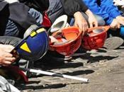 Mentre telegiornali italiani continuano parlare ar...