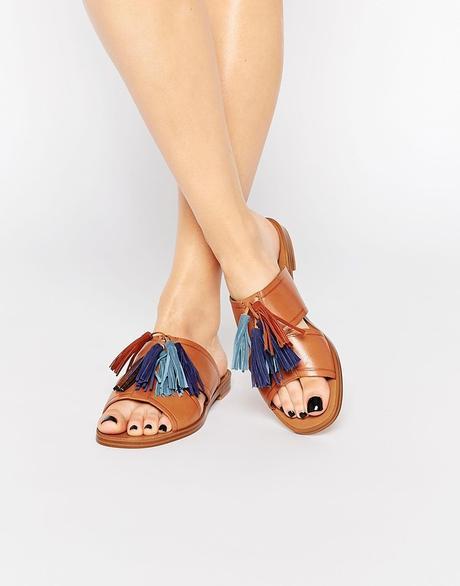 Asos - Sandali piatti cammello con nappine Asos - Sandali piatti cammello con nappine