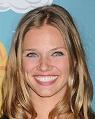 Tracy Spiridakos protagonista pilot “Recon”