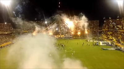 (VIDEO)Rosario Central fans incredible atmosphere vs River Plate 21.2.2016