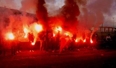(VIDEO)Malmo fans pyroshow & passion at trainning, Sweden