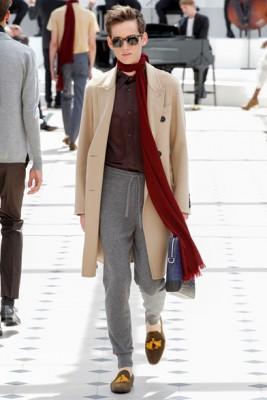 moda uomo pe 2016 pantaloni grigi burberry prorsum mamme a spillo