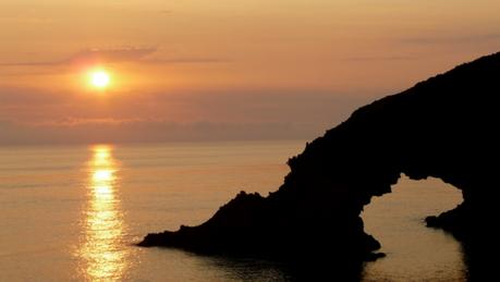 Pantelleria, l’isola lunare: dai dammusi alle baie incontaminate