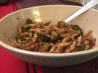 Strozzapreti con acciughe, broccoli e limone