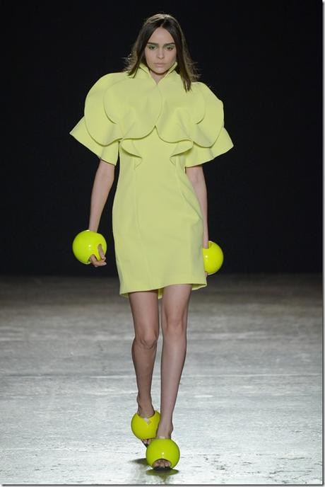 MILAN, ITALY - FEBRUARY 26:  A model walks the runway at the Atsushi Nakashima show during Milan Fashion Week Fall/Winter 2016/17 on February 26, 2016 in Milan, Italy.  (Photo by Victor Boyko/Getty Images for IMG Fashion)